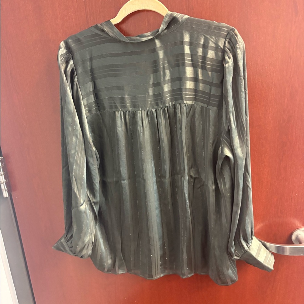 Chic Forest Green Striped Blouse - Picture 5 of 7